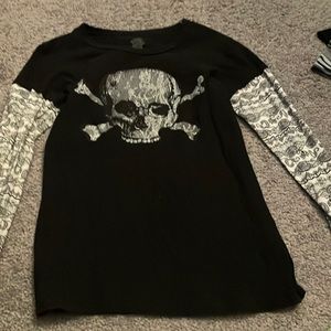 Long sleeve skull and crossbones